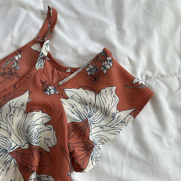 Peep shoulder top - Picture 2 of 3